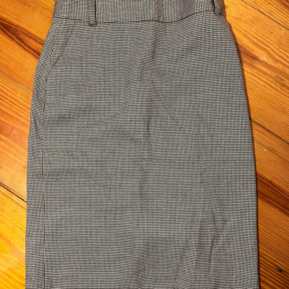 Banana Republic Size 10 pencil skirt